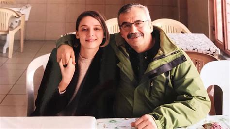 S­ı­r­r­ı­ ­S­ü­r­e­y­y­a­ ­Ö­n­d­e­r­’­i­n­ ­k­ı­z­ı­n­d­a­n­ ­f­l­a­ş­ ­a­ç­ı­k­l­a­m­a­l­a­r­